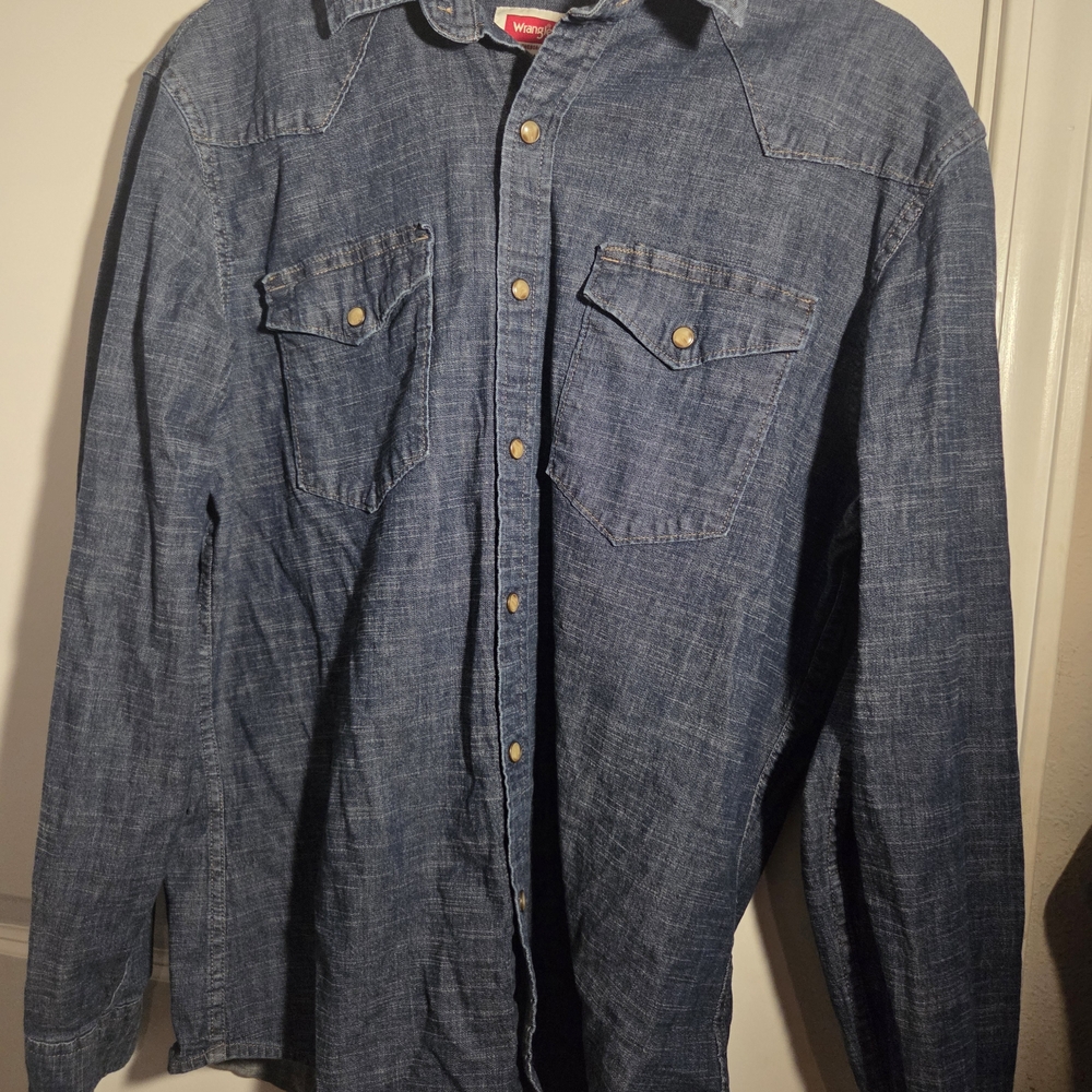 Wrangler Men's Casual Blue Denim Shirt